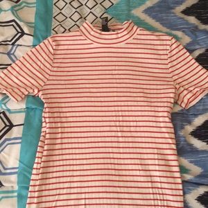 Striped turtleneck short sleeve shirt